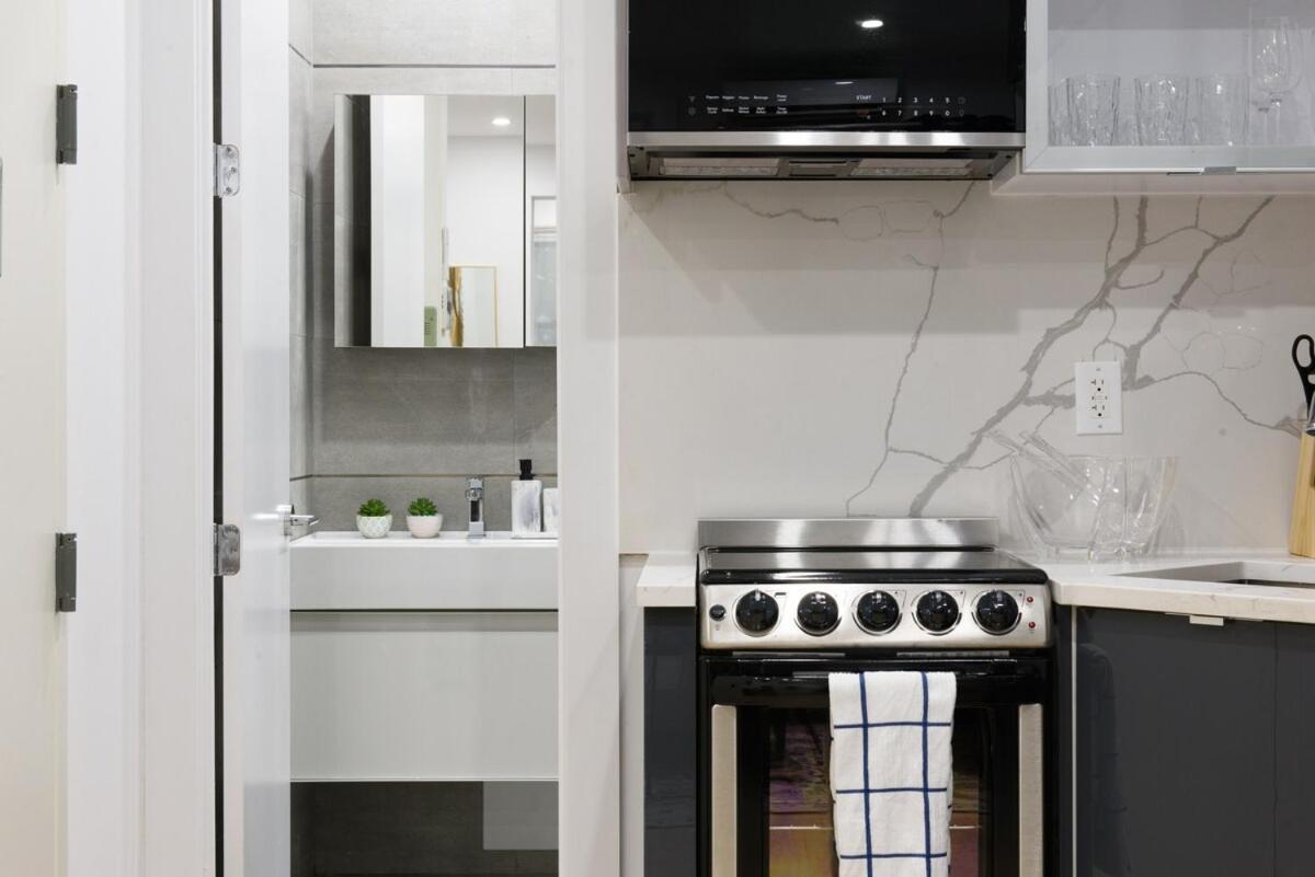 78 2a Brand New 1br Prime Ues Wd In Unit
